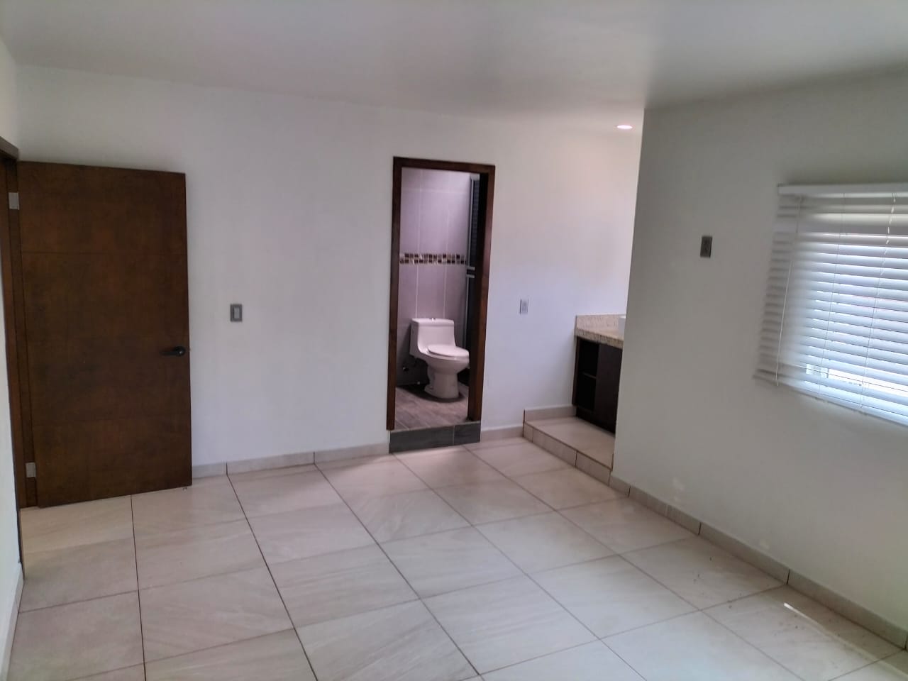 SE RENTA GRAN CASA EN SANTA LUCIA