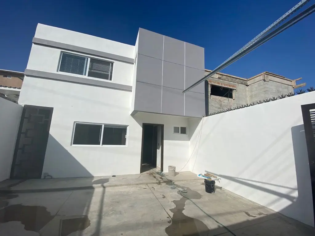 SE RENTA CASA EN SANTA LUCIA ROSARITO