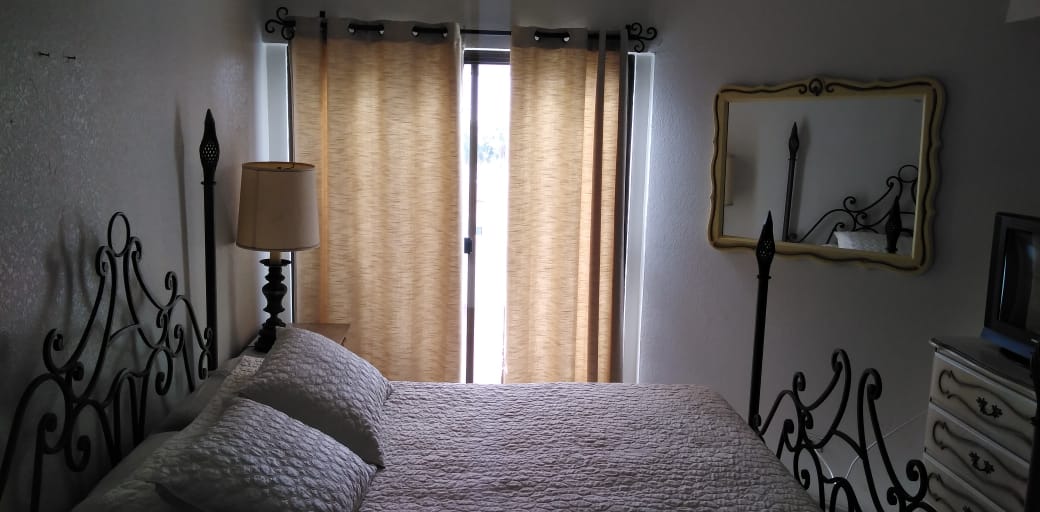 HERMOSO CONDOMINIO EN RENTA LA PALOMA ROSARITO
